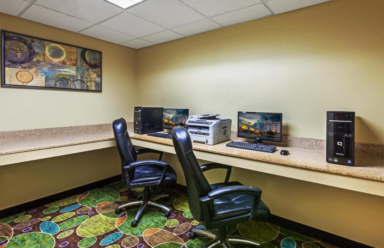 Holiday Inn Express & Suites - Pharr By Ihg Exterior foto